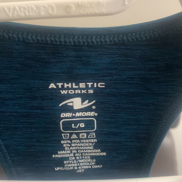 Athletic Works size L fitness top. Like new dry fit - Picture 4 of 9
